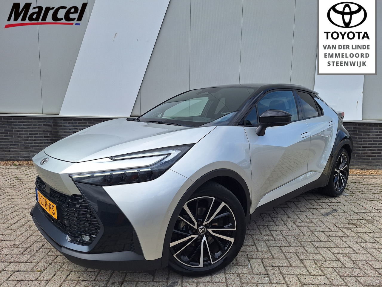 Toyota C-HR - 2.0 Hybrid 200 Première Edition HUD Navi BSM PDC v+a Trekhaak Leder Pano - AutoWereld.nl