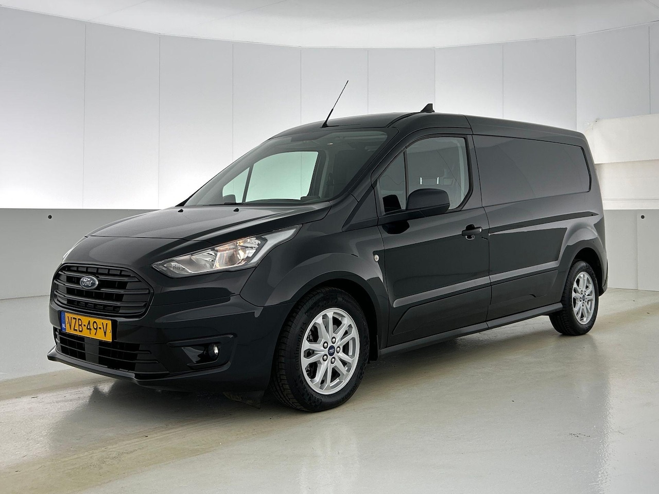 Ford Transit Connect - 1.5 EcoBlue L2 Trend Automaat Navigatie Airco Parkeersensoren Cruise Control 3Zits Camera - AutoWereld.nl
