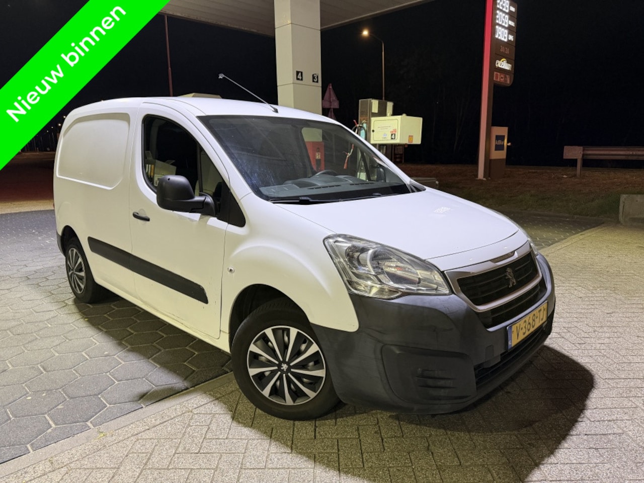 Peugeot Partner - 1.6 Lagekm|Airco|Radio - AutoWereld.nl