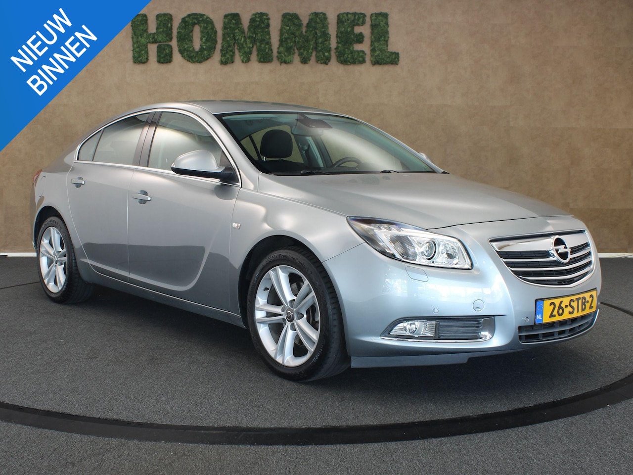 Opel Insignia - 1.6 T Cosmo - ORIGINEEL NEDERLANDSE AUTO - PARKEER SENSOREN VOOR EN ACHTER - NAVIGATIE - C - AutoWereld.nl