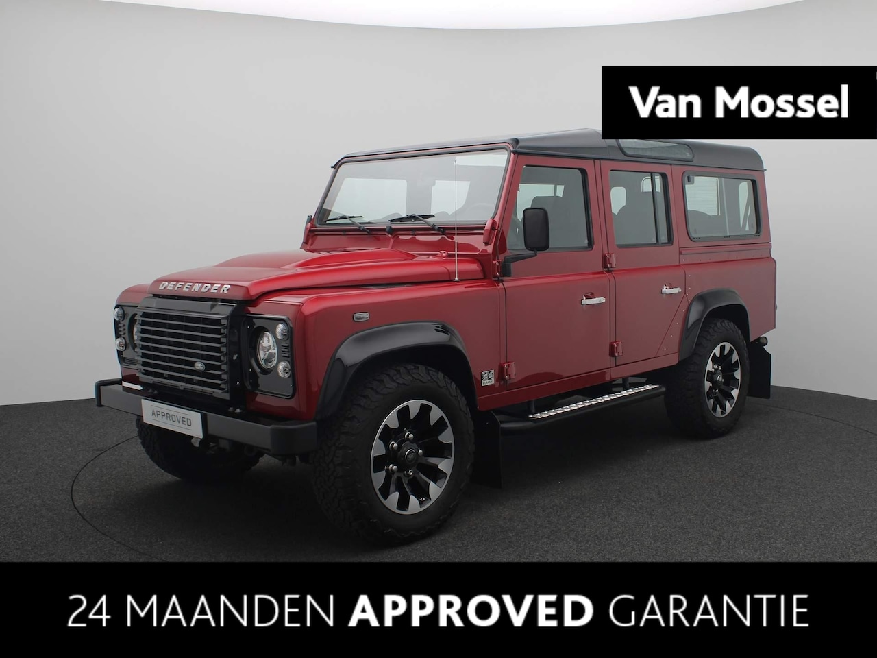 Land Rover Defender - Works V8 70th Jubileum Uniek ! | 7-zits | Land Rover Classic original Rebuild | 302 kw/395 - AutoWereld.nl