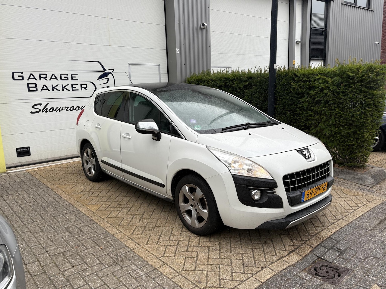 Peugeot 3008 - 1.6 VTi Style Panoramadak, Trekhaak, Navigatie - AutoWereld.nl