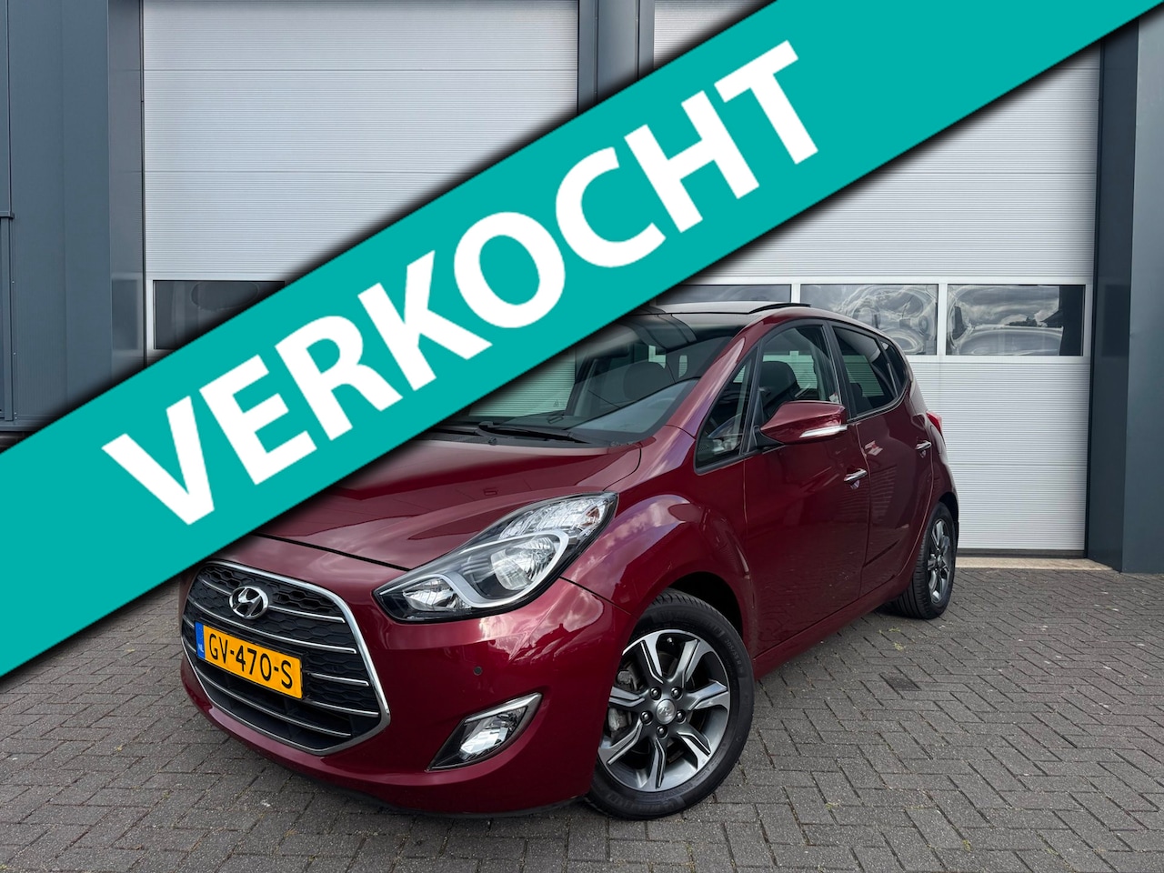 Hyundai ix20 - 1.6i Premium Panoramadak Parkeercamera Leder - AutoWereld.nl