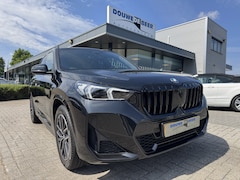 BMW X1 - sDrive18i M sport Premium Panodak | Trekhaak | HiFi geluidinst | Travel pack