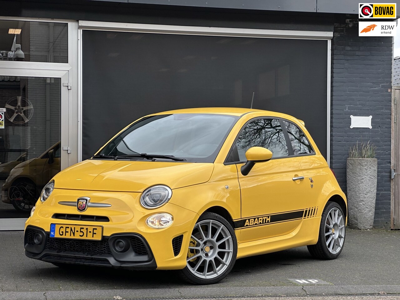 Fiat 500 Abarth - 1.4 T-Jet 595 DAB / AIRCO / NAVI - AutoWereld.nl