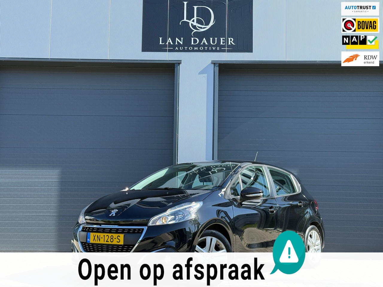 Peugeot 208 - 1.2 PureTech Signature / LAGE KM / NAP / CARPLAY - AutoWereld.nl