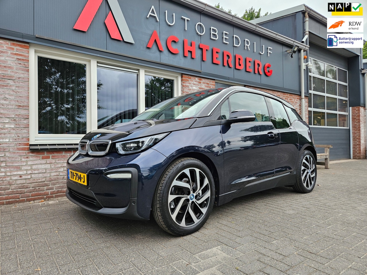 BMW i3 - Basis iPerformance 94Ah 33 kWh LED! Camera! Nette Auto! NAP! Navigatie!! - AutoWereld.nl