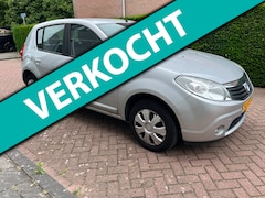 Dacia Sandero - 1.6 Lauréate |AIRCO| NL AUTO| TREKHAAK|