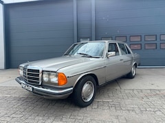 Mercedes-Benz 200-280 (W123) - 280E