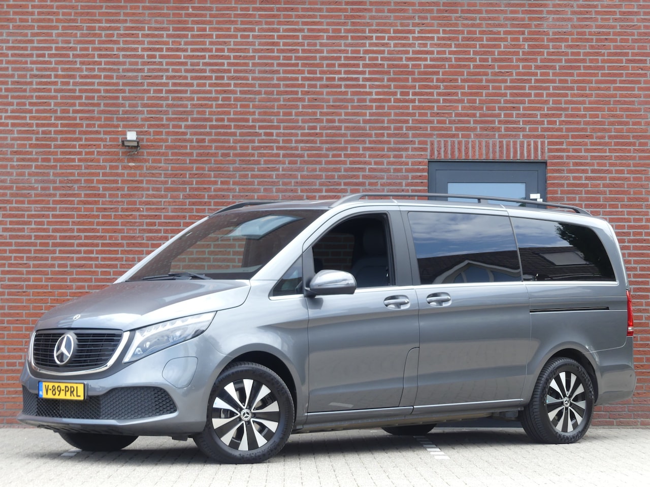 Mercedes-Benz EQV - 300 L2 90kWh Dubbel Cabine LED/LEER/Navi/Camera - AutoWereld.nl