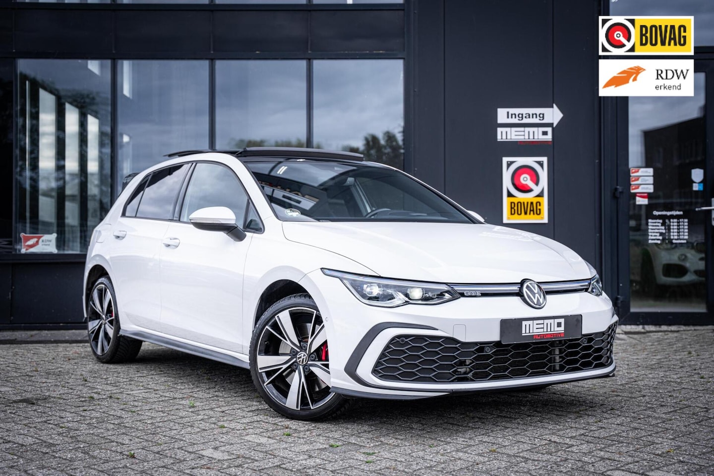 Volkswagen Golf - 1.4 eHybrid GTE*PANO*CAMERA*HEADUP*KEYLESS* - AutoWereld.nl
