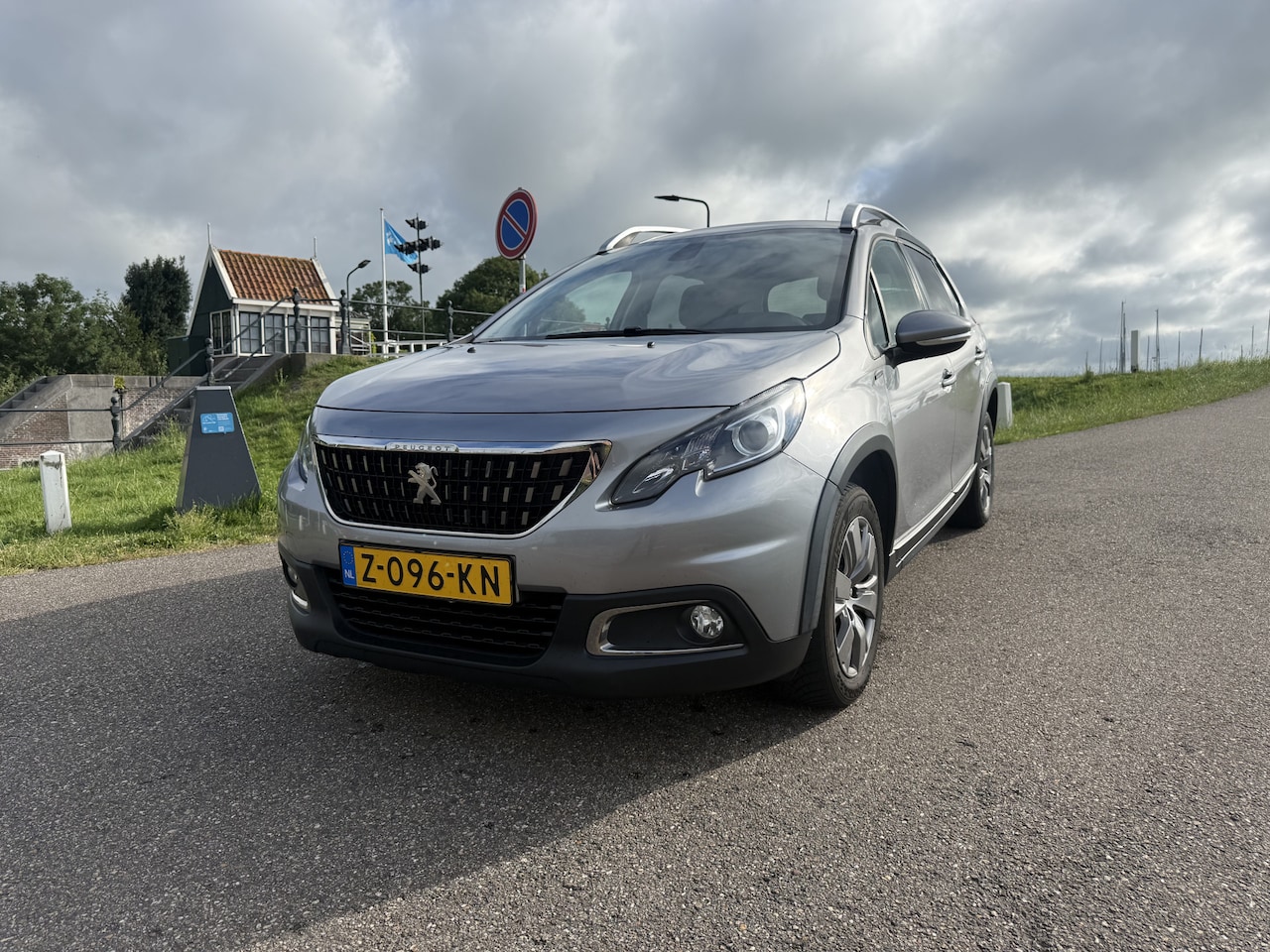 Peugeot 2008 - 1.2 PureTech Signature bj november2019/distr.vervangen2025/parkeersensoren achter - AutoWereld.nl