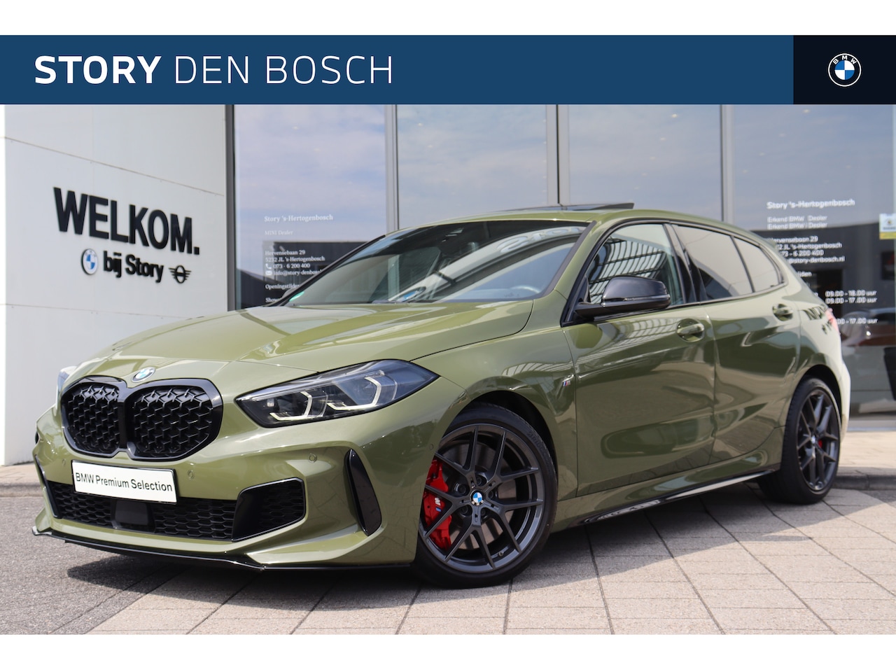 BMW 1-serie - M135i xDrive Automaat / Panoramadak / Comfort Access / Achteruitrijcamera / Adaptieve LED - AutoWereld.nl
