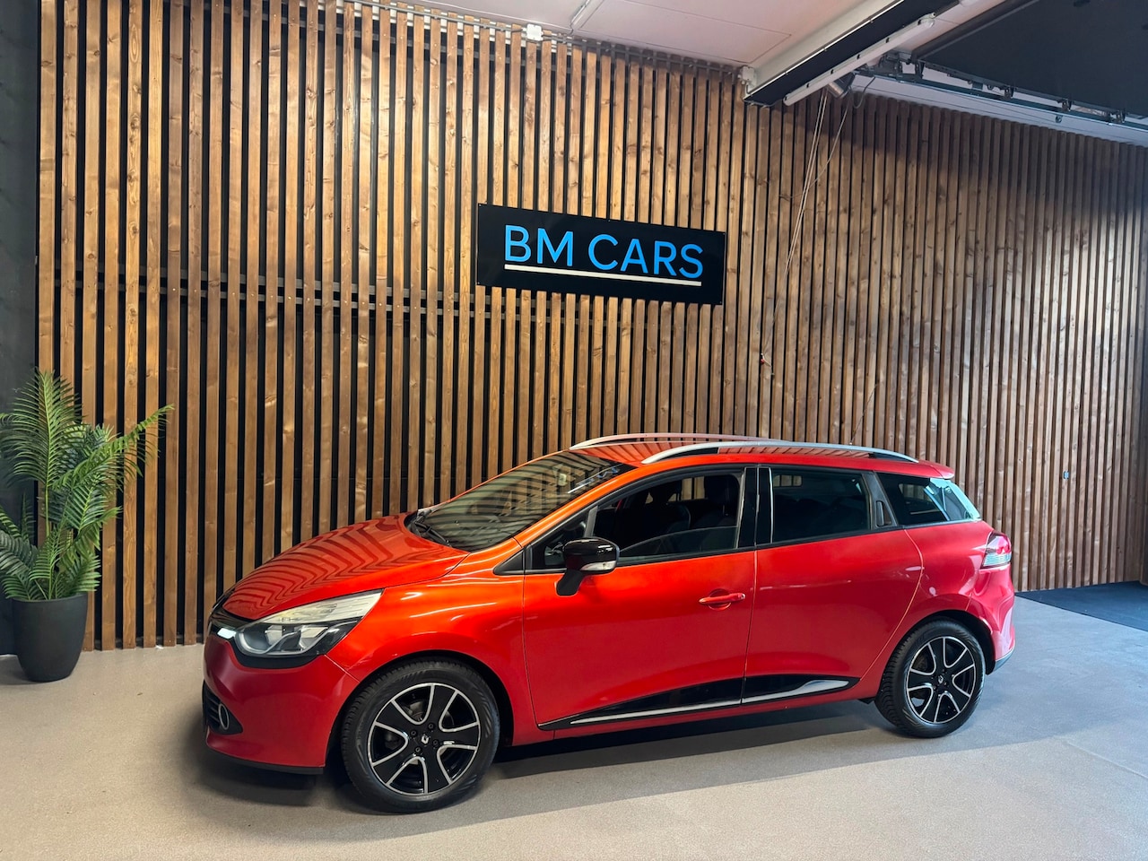 Renault Clio Estate - 0.9 TCe Expression Airco, Navi - AutoWereld.nl