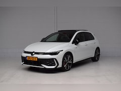 Volkswagen Golf - 1.5 eHybrid GTE PANORAMADAK / HEAD-UP / 360CAMERA / LEER / TREKHAAK / SFEERVERLICHTING