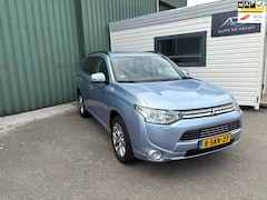 Mitsubishi Outlander - 2.0 PHEV instyle - 1E EIGENAAR - PANORAMA - STOELVERWARMING