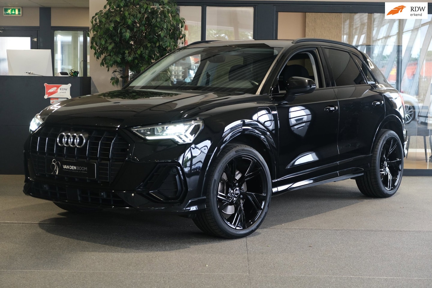 Audi Q3 - 45 TFSI e 245PK S-line Matrix Leder Navi Cam Elektrische Achterklep - AutoWereld.nl
