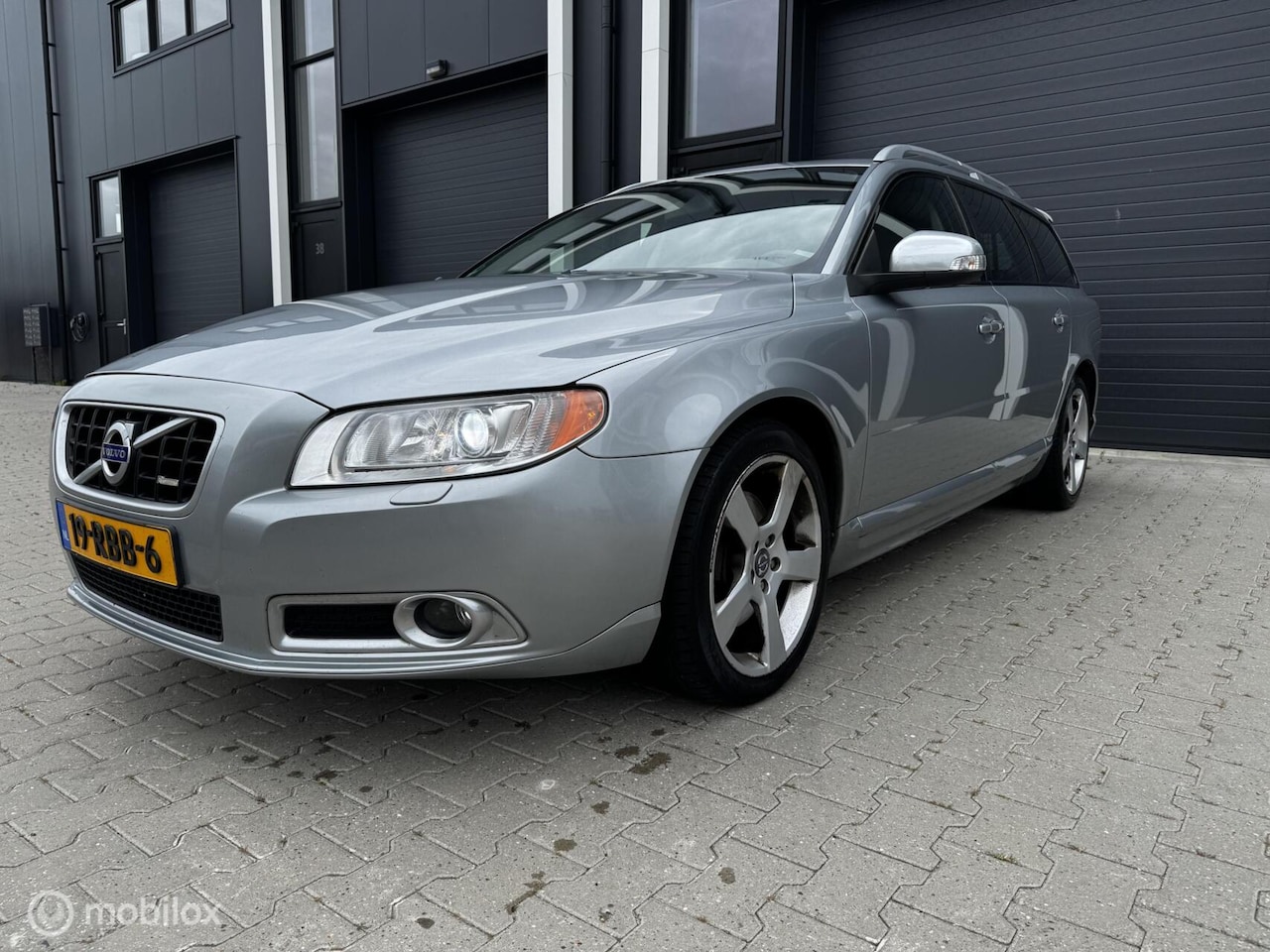 Volvo V70 - 2.0T R-Design 2011 - AutoWereld.nl