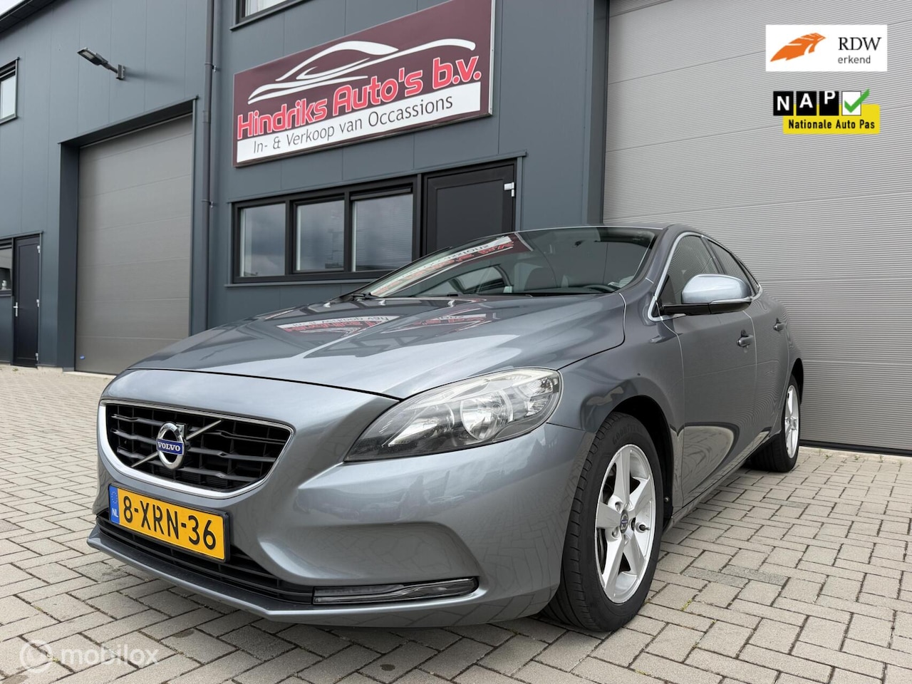 Volvo V40 - 2.0 D4 Summum Business 2.0 D4 Summum Business - AutoWereld.nl