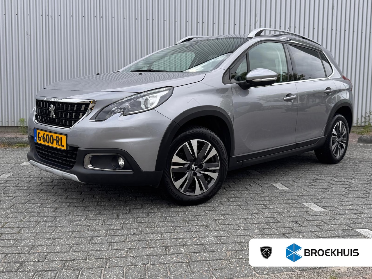 Peugeot 2008 - 1.2 Allure | Trekhaak | Navigatie | Climate Control | Cruise Control | Apple Carplay / And - AutoWereld.nl
