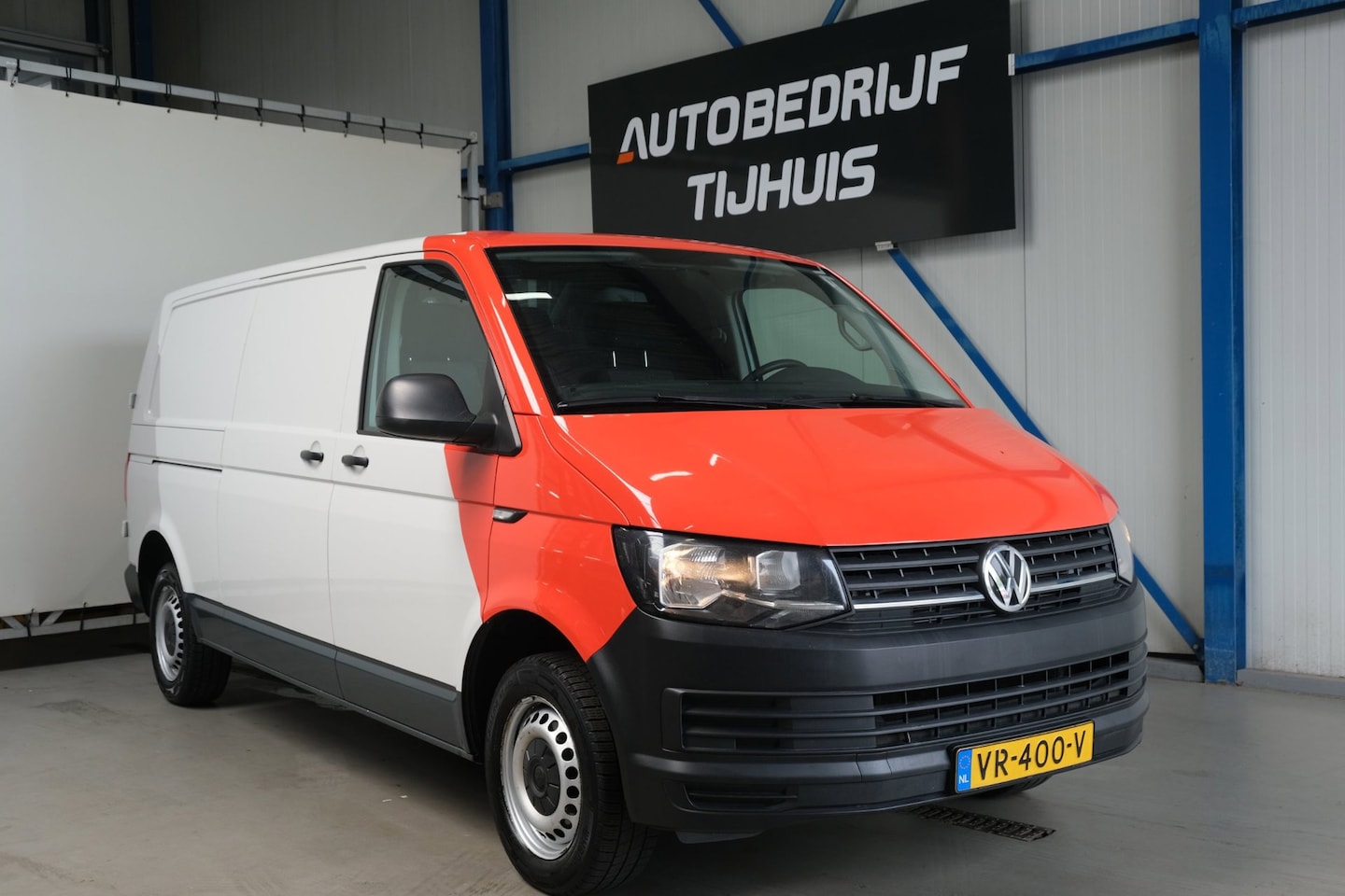 Volkswagen Transporter - 2.0 TDI L2H1 2.0 TDI L2H1 - AutoWereld.nl