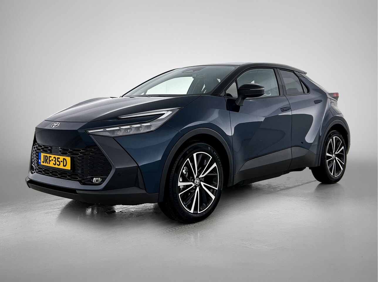 Toyota C-HR - 2.0 Plug-in Hybrid 220 Executive Demo - AutoWereld.nl
