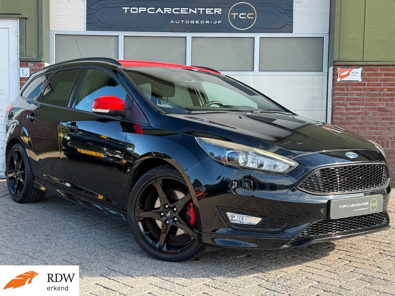 Ford Focus Wagon - 1.5 ST-Line/CAMERA/NAVI/PARKS/STOELV/APK - AutoWereld.nl