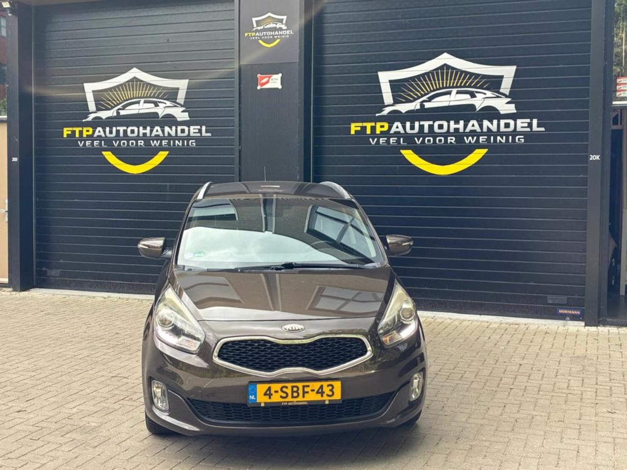 Kia Carens - 1.6 GDi Business Pack 1.6 GDi Business Pack - AutoWereld.nl