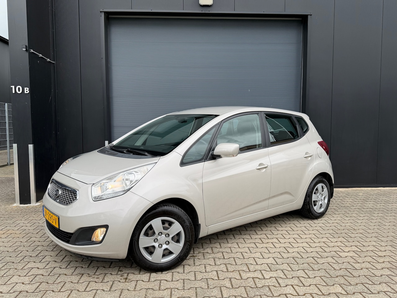 Kia Venga - 1.4 CVVT Cruise control, Airco, lage kilometerstand - AutoWereld.nl
