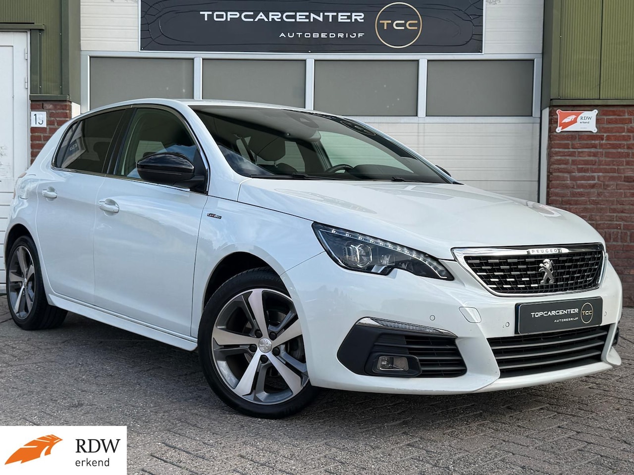 Peugeot 308 - 1.2 GT-Line/CARPLAY/CAEMERA/PARKS/NAVI/APK - AutoWereld.nl