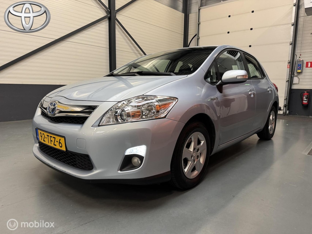 Toyota Auris - 1.8 Full Hybrid Aspiration Navi|Cruise|Trekhaak - AutoWereld.nl