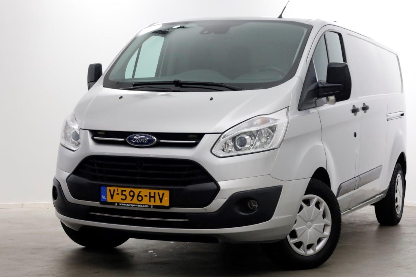Ford Transit Custom - 2.0 TDCI 130pk E6 Automaat L2H1 Trend 2x Schuifdeur 08-2017 - AutoWereld.nl
