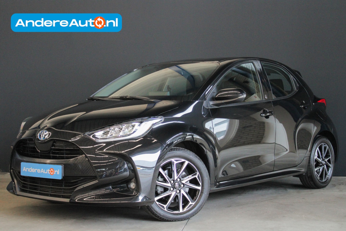 Toyota Yaris - 1.5 Hybrid Dynamic |nieuw onderhoud|stoelverwarming|Apple/Android| - AutoWereld.nl