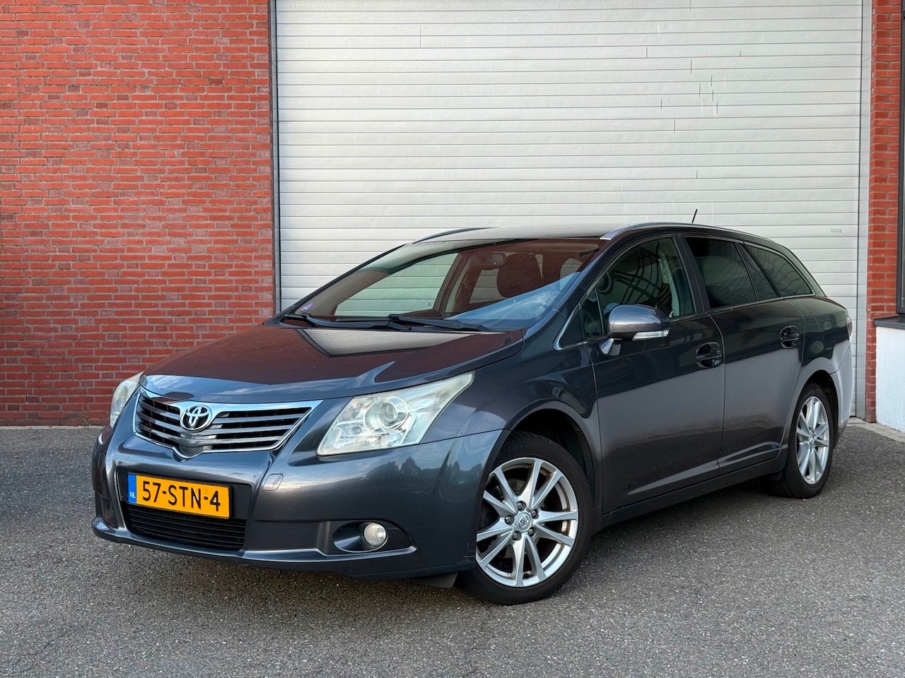 Toyota Avensis Wagon - 1.8 VVTi Business| LEER| NAVI| NAP| AUTOMAAT| EXPORT - AutoWereld.nl