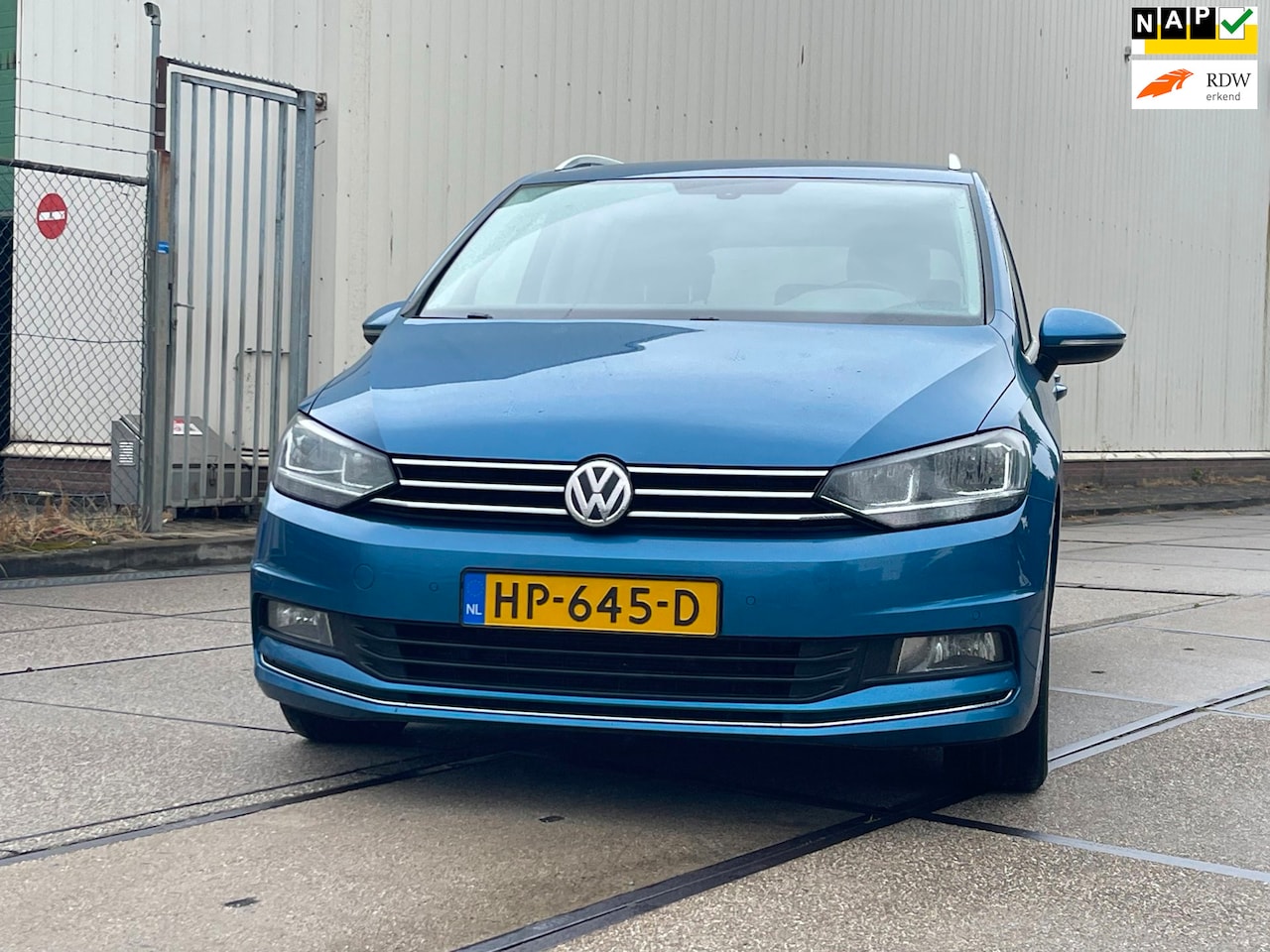 Volkswagen Touran - 1.6 TDI SCR Highline 7pers. Leer/Acc/Navi/Pdc - AutoWereld.nl