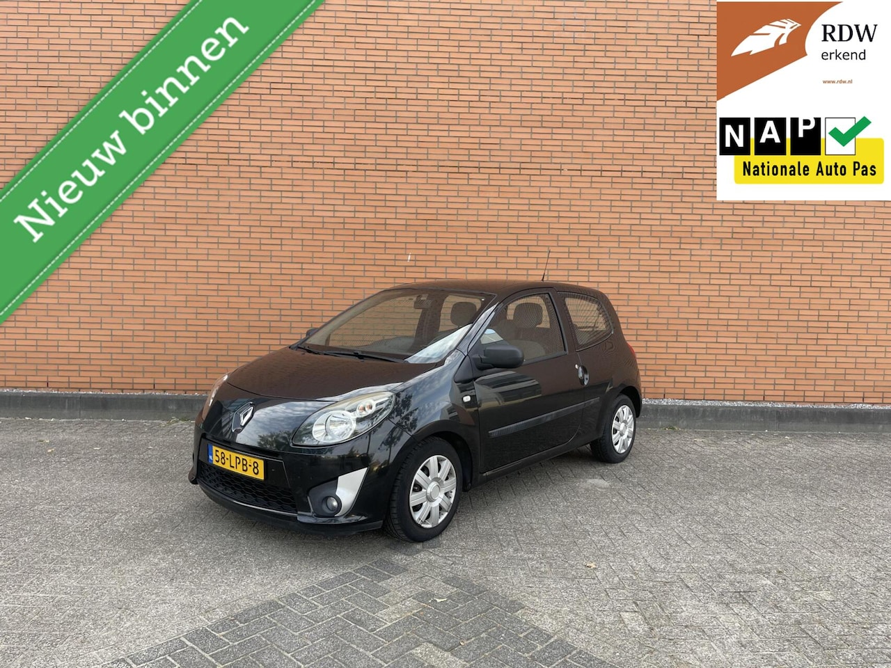 Renault Twingo - 1.2-16V Authentique 2010 146DKM | NAP | AIRCO - AutoWereld.nl