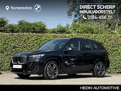 BMW iX1 - eDrive20 | M-Sport | 19" | Trekhaak | Panorama | Camera