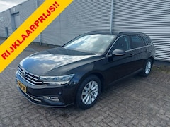 Volkswagen Passat Variant - 1.5 TSI Comfort Business Automaat, Carplay, cruise, wegklapbare trekhaak, navigatie, parke