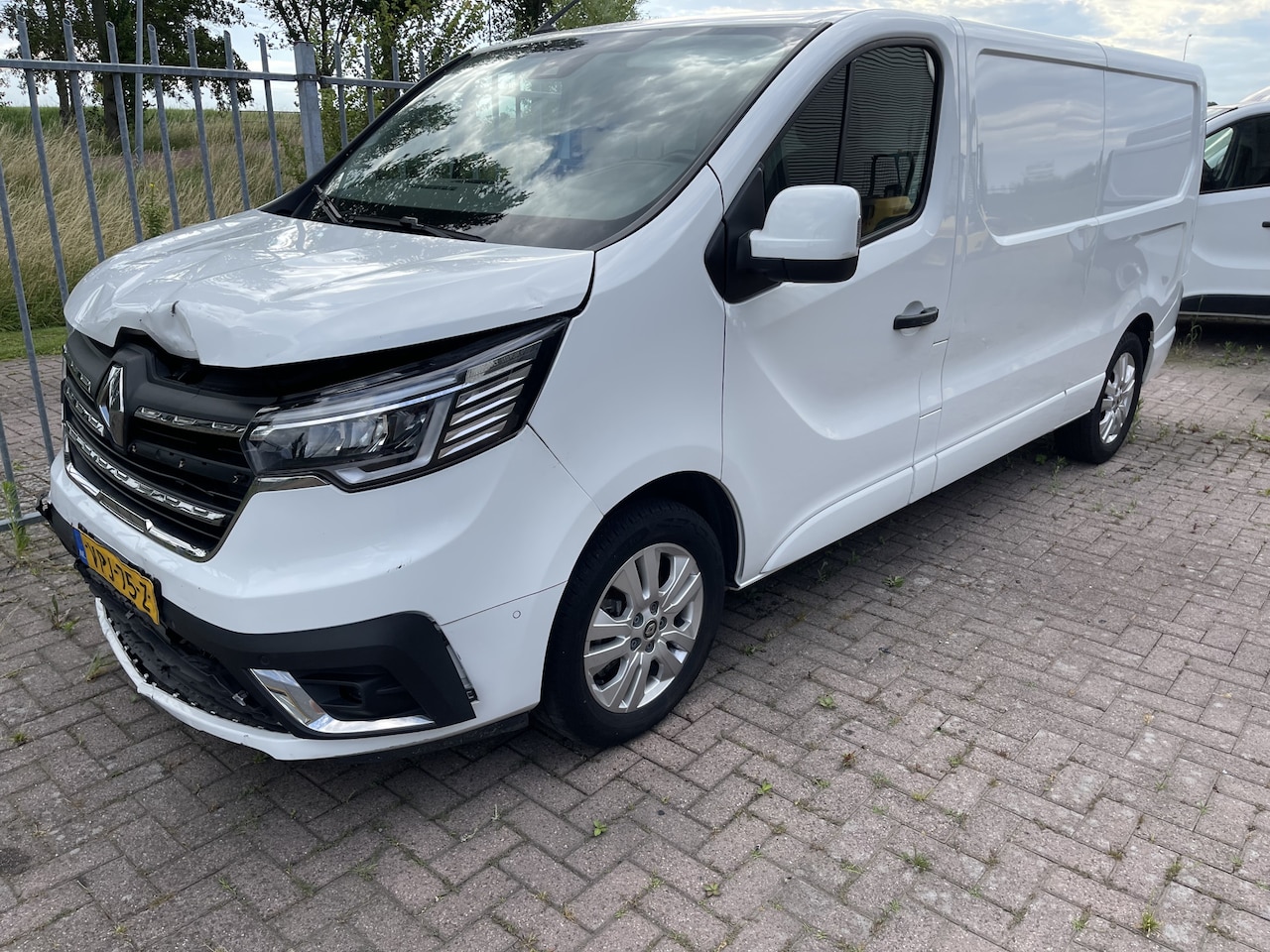 Renault Trafic - AUTOMAAT! 2.0 dCi 150 T30 L2H1 Luxe AUTOMAAT! AUTOMAAT - AutoWereld.nl