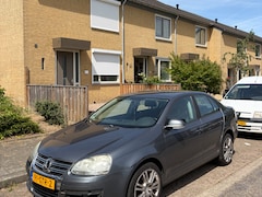 Volkswagen Jetta - 1.6 Trendline *MOTOR DEFECT*