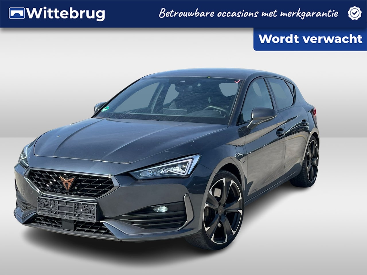 CUPRA Leon - 1.4 e-Hybrid VZ Performance / Sportstoelen / 19'' LMV / Parkeersensoren achter - AutoWereld.nl