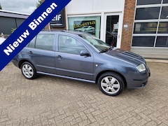 Skoda Fabia Combi - 2.0i "Elegance" 116 Pk Airco - Cruise - lm Velgen - Apk 24-07-2027
