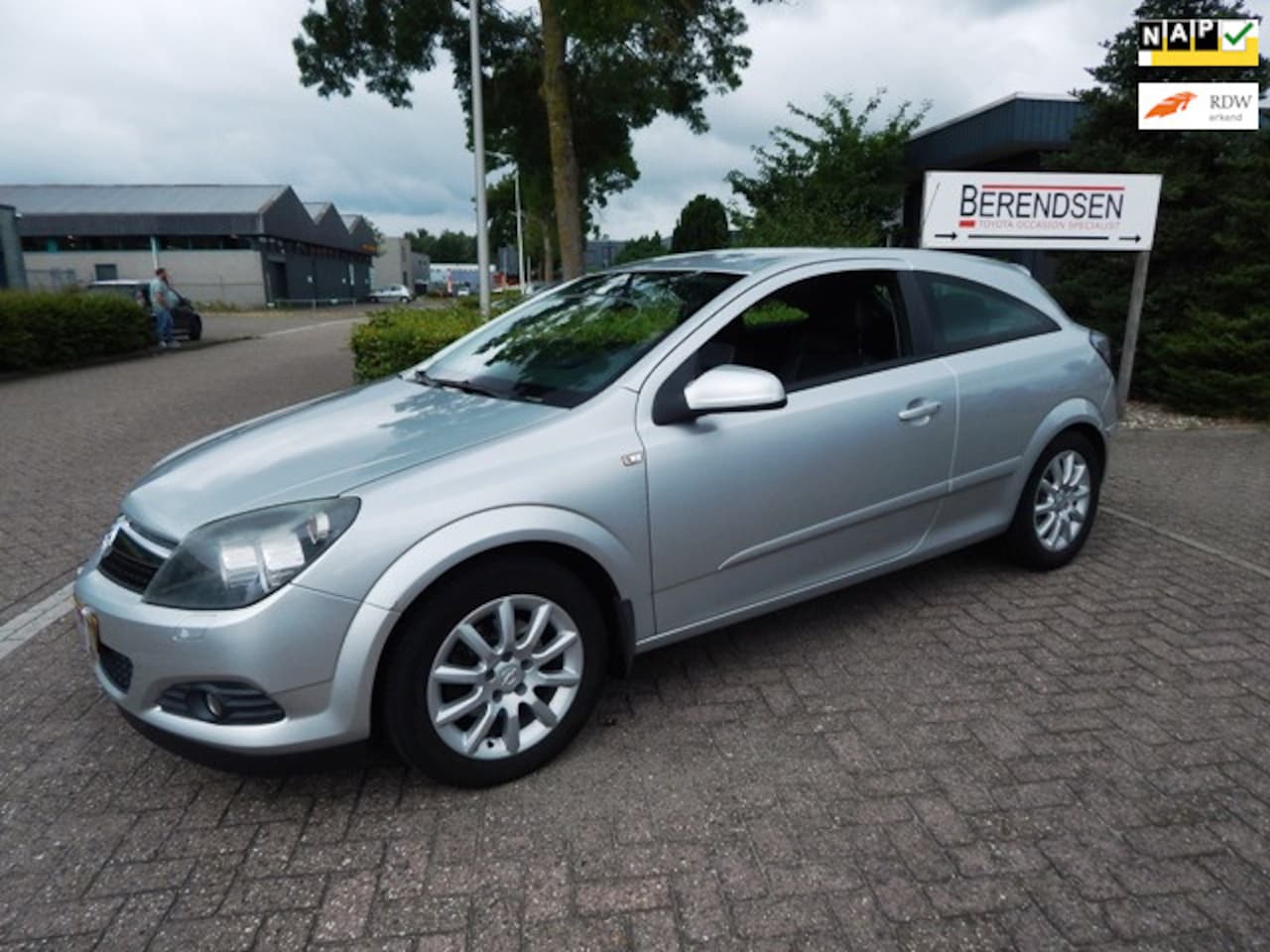 Opel Astra GTC - 1.8 Business 1.8 Business - AutoWereld.nl