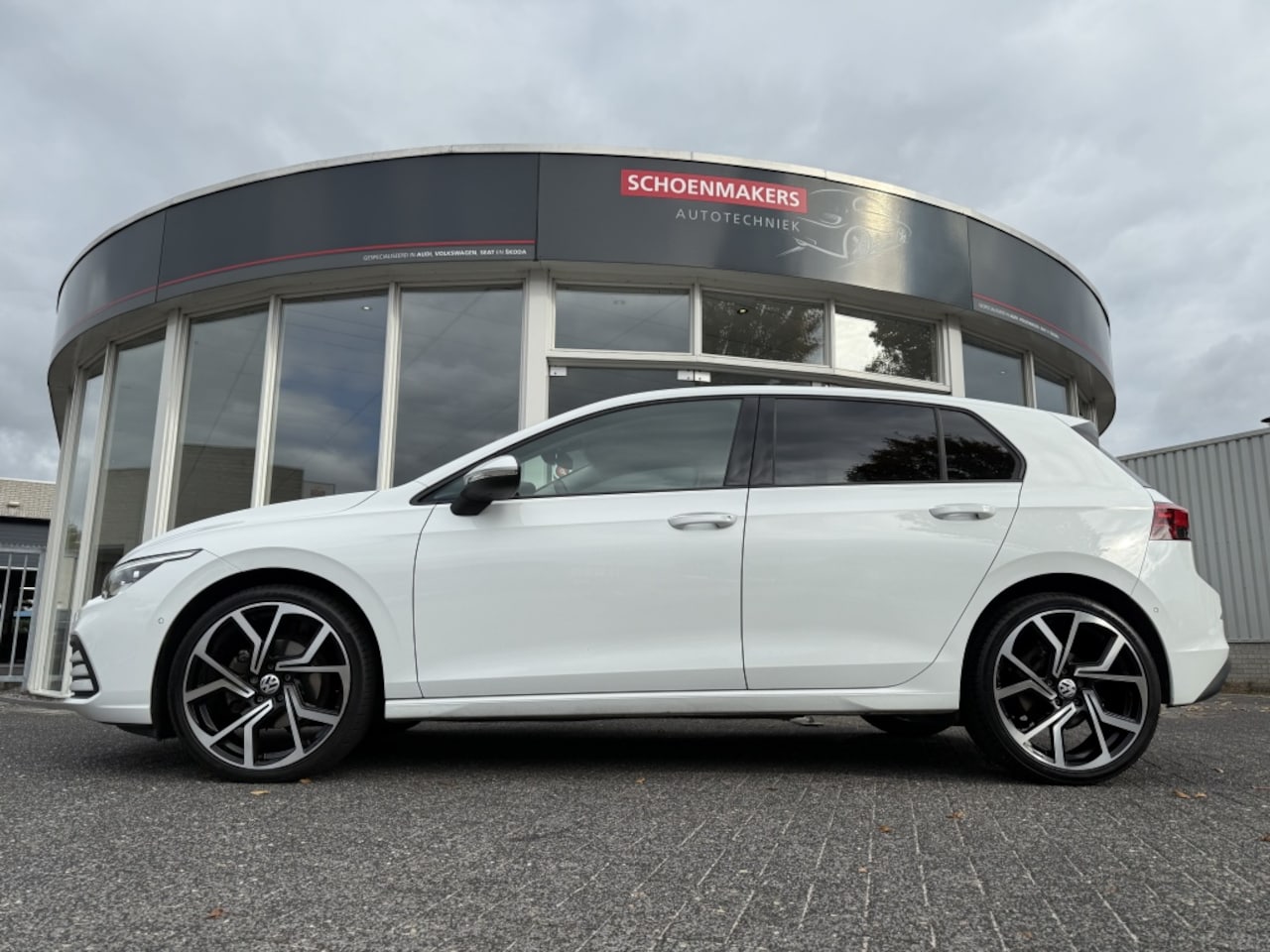 Volkswagen Golf - 1.0 eTSI Life Bns - AutoWereld.nl
