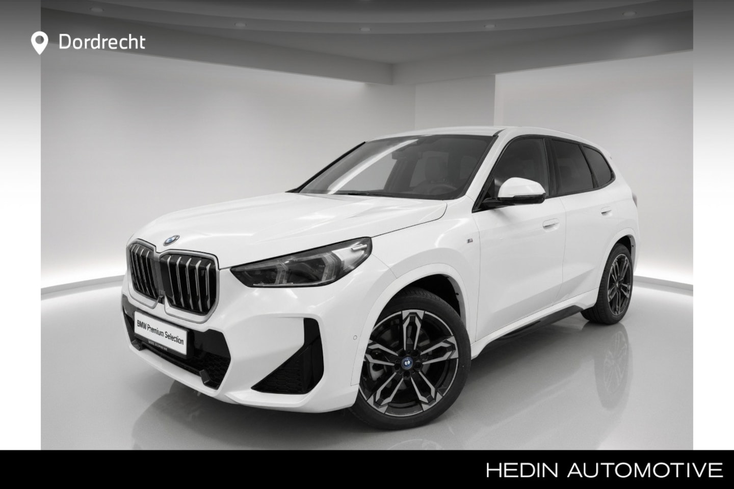 BMW iX1 - xDrive30 67 kWh | M-Sport | Stoel/- stuurverwarming | Trekhaak | Driving Assistant Plus | - AutoWereld.nl