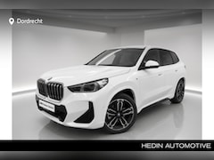 BMW iX1 - xDrive30 67 kWh | M-Sport | Stoel/- stuurverwarming | Trekhaak | Driving Assistant Plus |