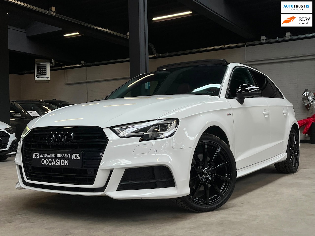 Audi A3 Sportback - 35 TFSI Design Luxe Pano/Virtual/Carplay/Automaat - AutoWereld.nl