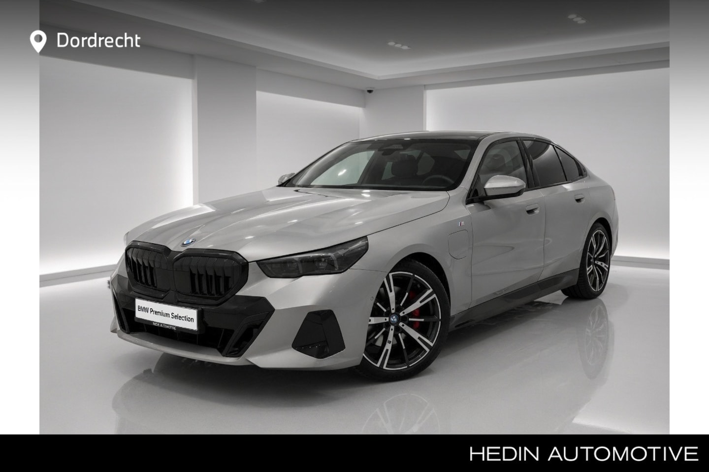 BMW 5-serie - 530e | M-Sport Pro | BMW Iconic Glow | El. Trekhaak | 20'' LM | Bowers & Wilkins | Shadow - AutoWereld.nl