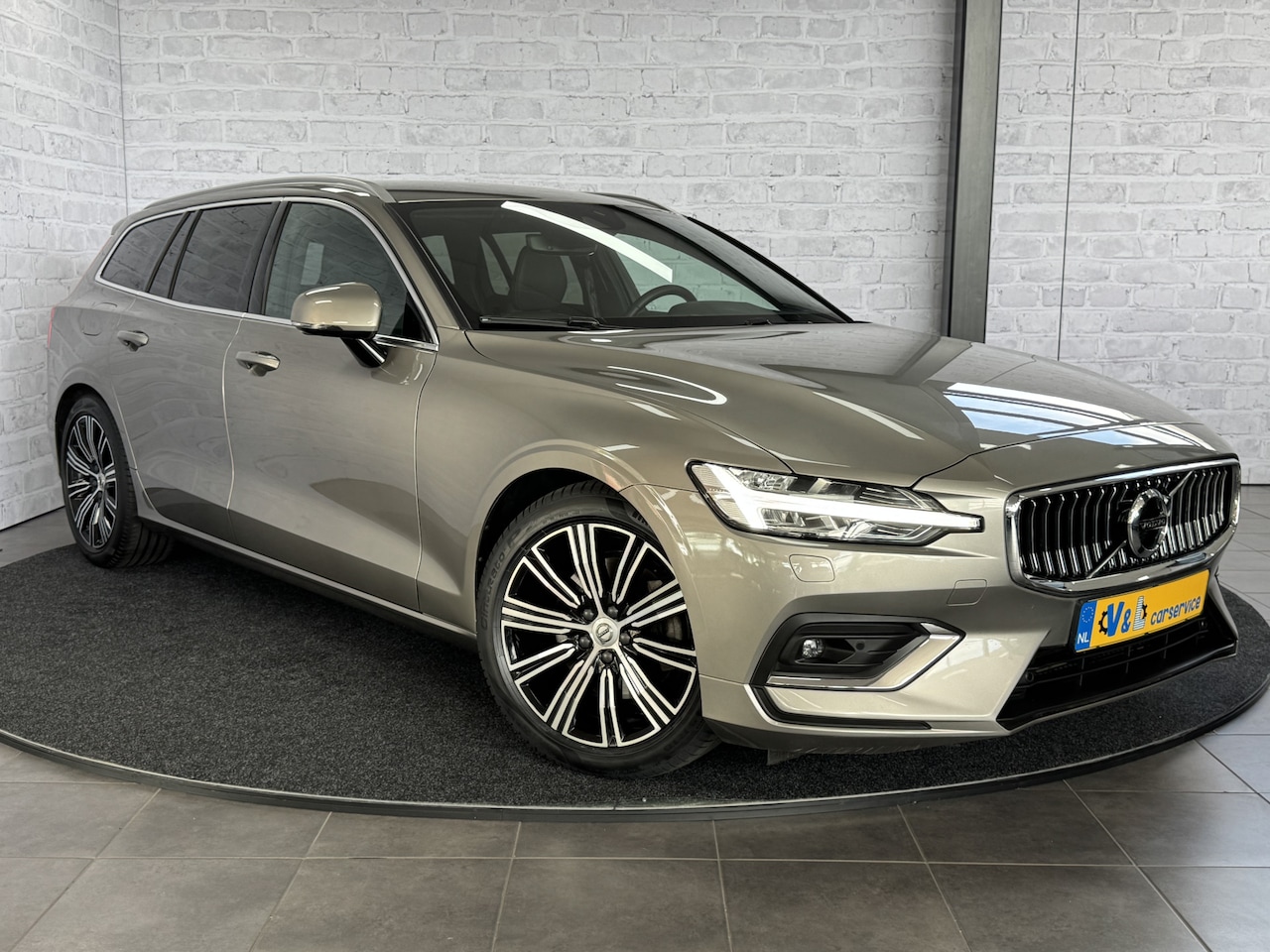 Volvo V60 - 2.0 T4 Inscription Polestar 210PK Massage Camera Carplay - AutoWereld.nl