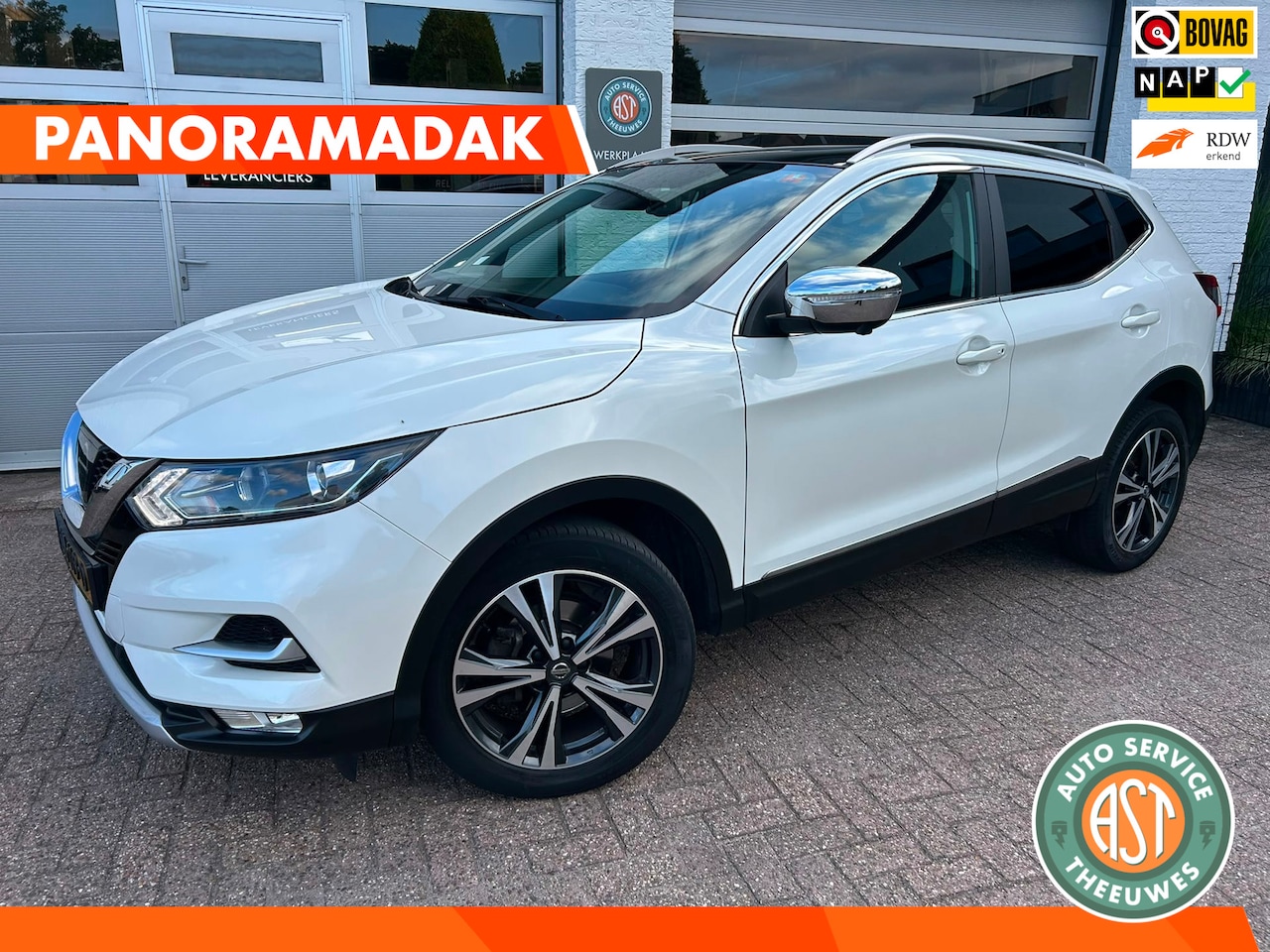 Nissan Qashqai - 1.2 N-Connecta PANO|CAMERA|PDC|KEYLESS|NAP - AutoWereld.nl